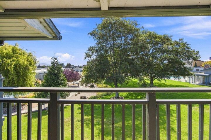 Property Photo: 158 Kern Street 10 CA 93905