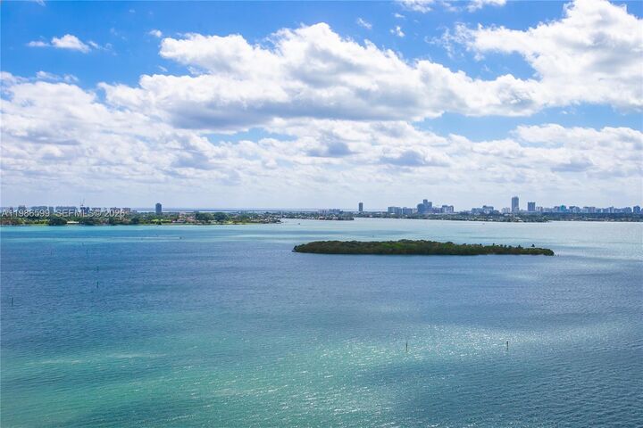 Property Photo:  1800 NE 114th St 2309  FL 33181 