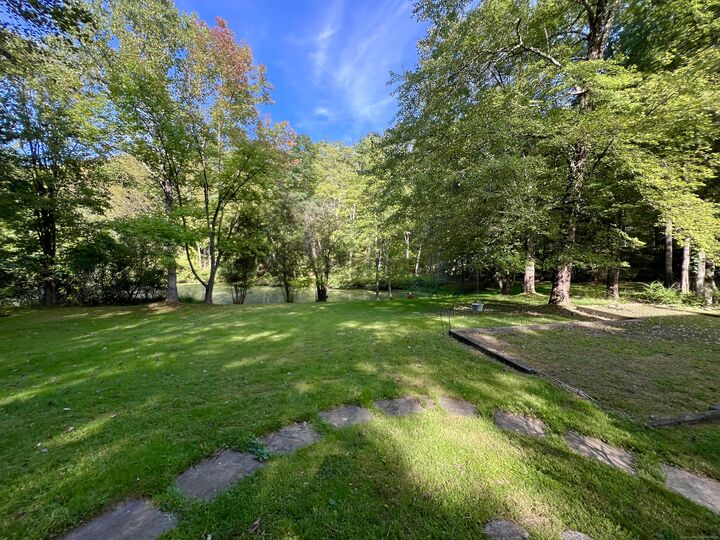 Property Photo:  314 Erskine Road  CT 06903 