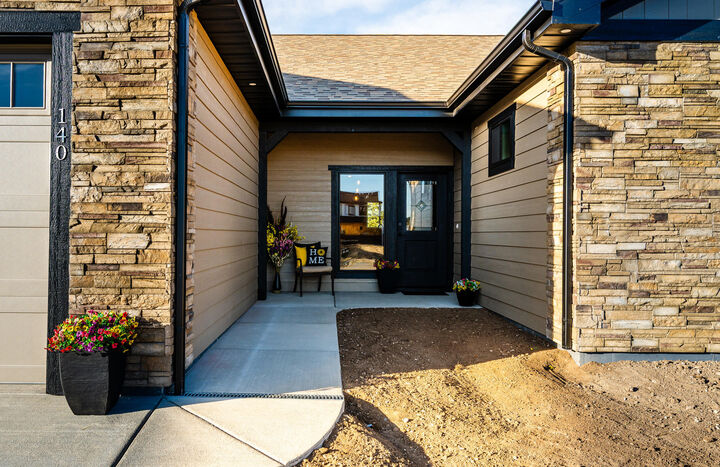 Property Photo:  140 Sunrise Lane  WY 82801 