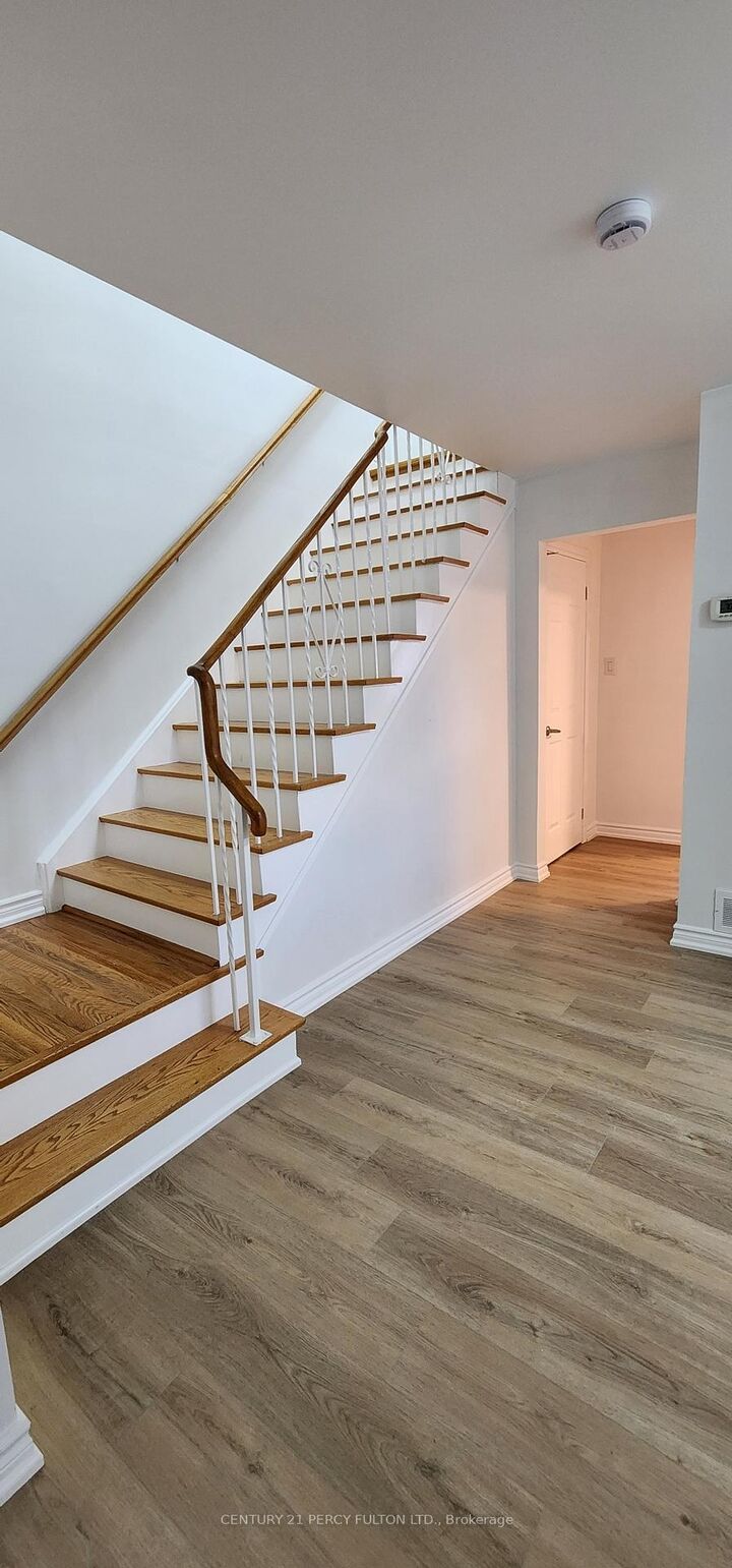 Property Photo: 14 Farmington Main Crescent ON M1S 1G1