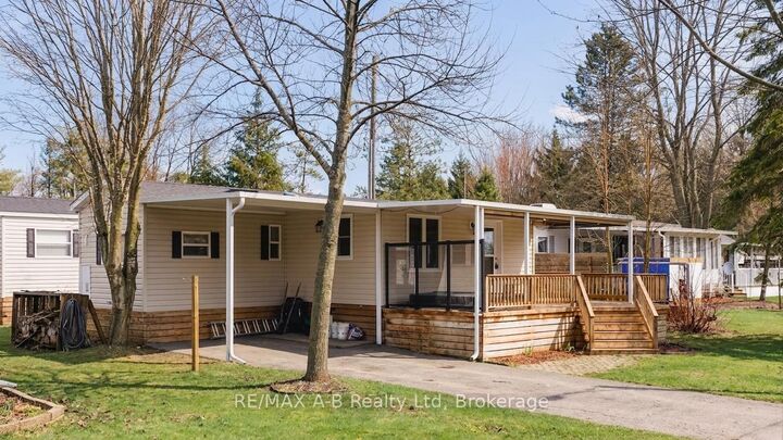 923590 Road 92 Road 405 — photo 1