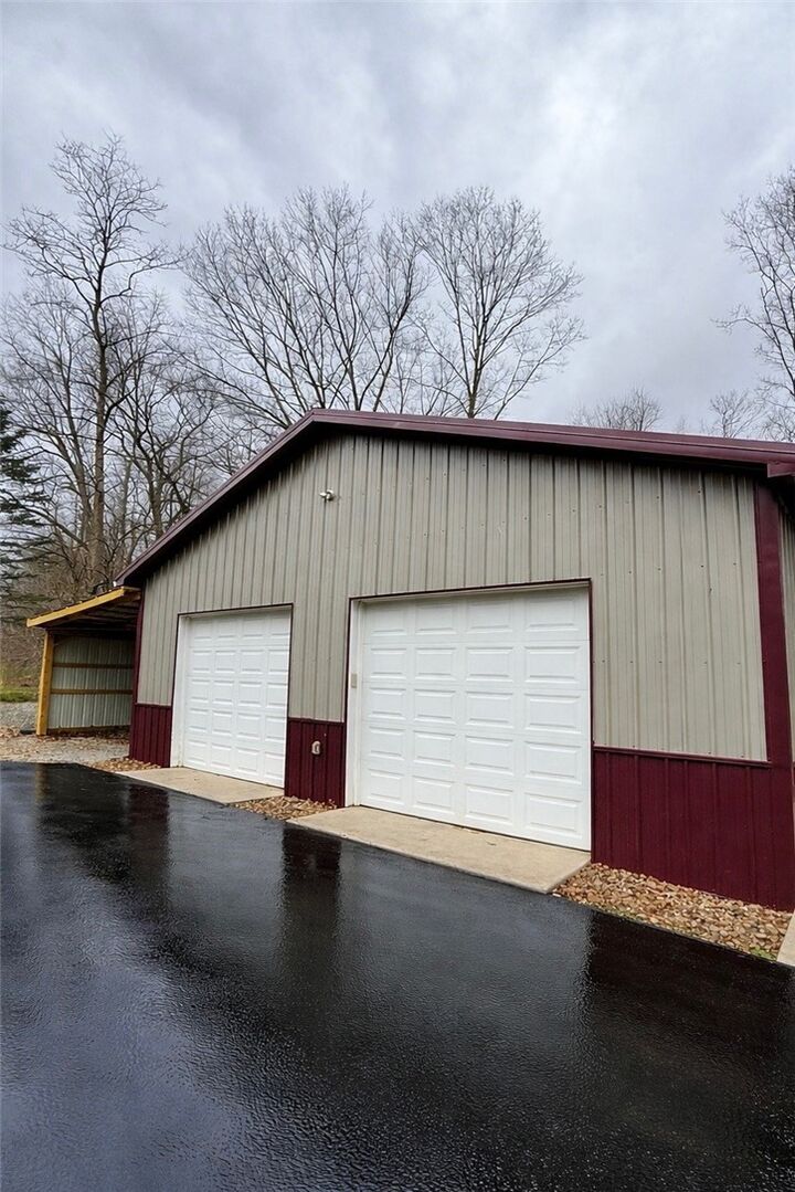 Property Photo:  87 Broad St  PA 15345 