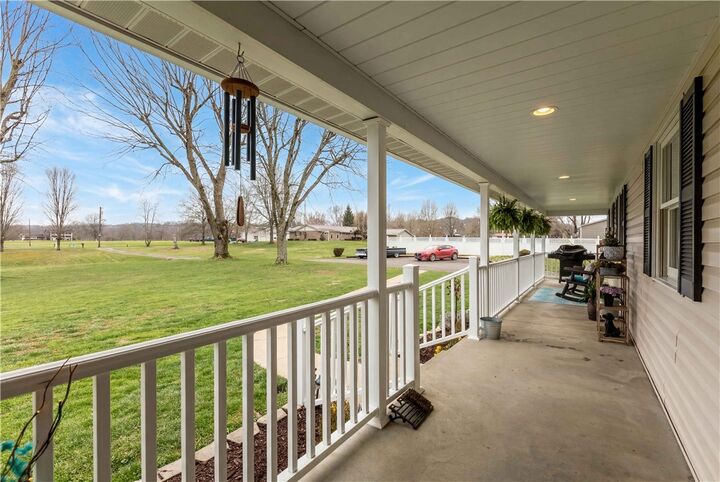 Property Photo:  87 Broad St  PA 15345 