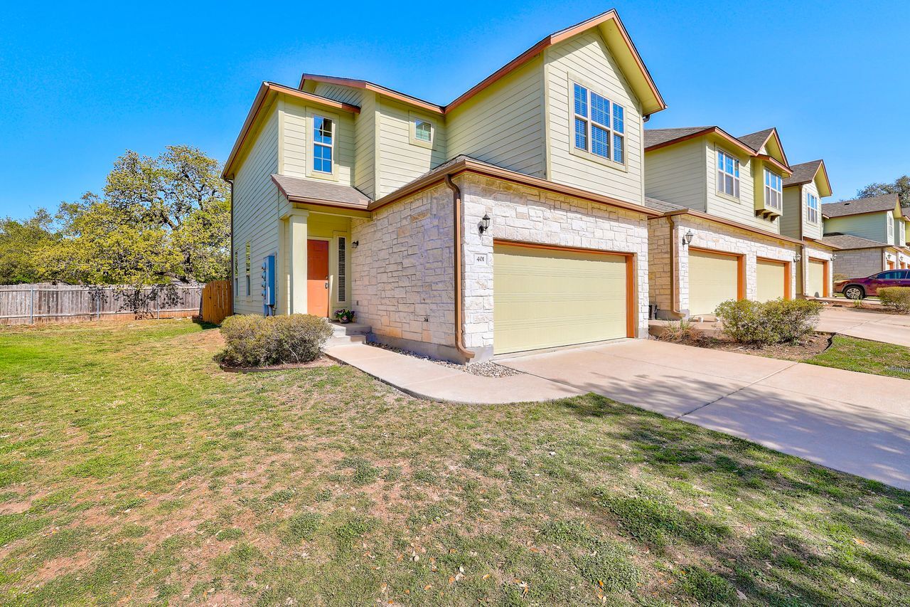 Property Photo: 2410 Great Oaks Drive 401 TX 78681