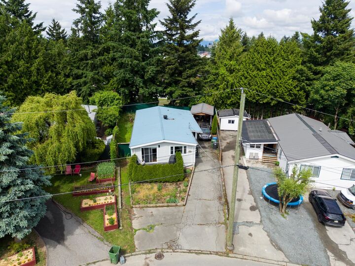 Property Photo: 2225 Crystal Court BC V2T 6A7