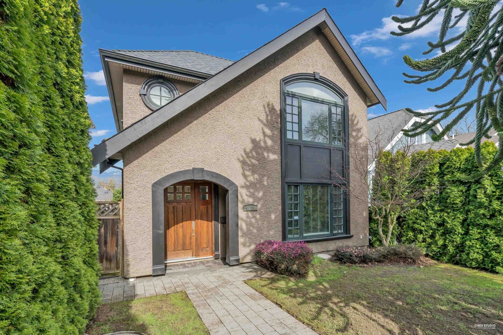 Property Photo: 4009 W 11th Avenue BC V6R 2L4