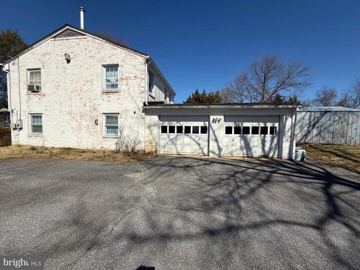 Property Photo:  20909 Brooke Knolls Road  MD 20882 