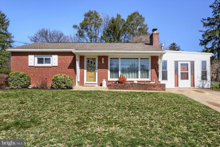 Property Photo:  1855 Holly Drive  PA 17011 