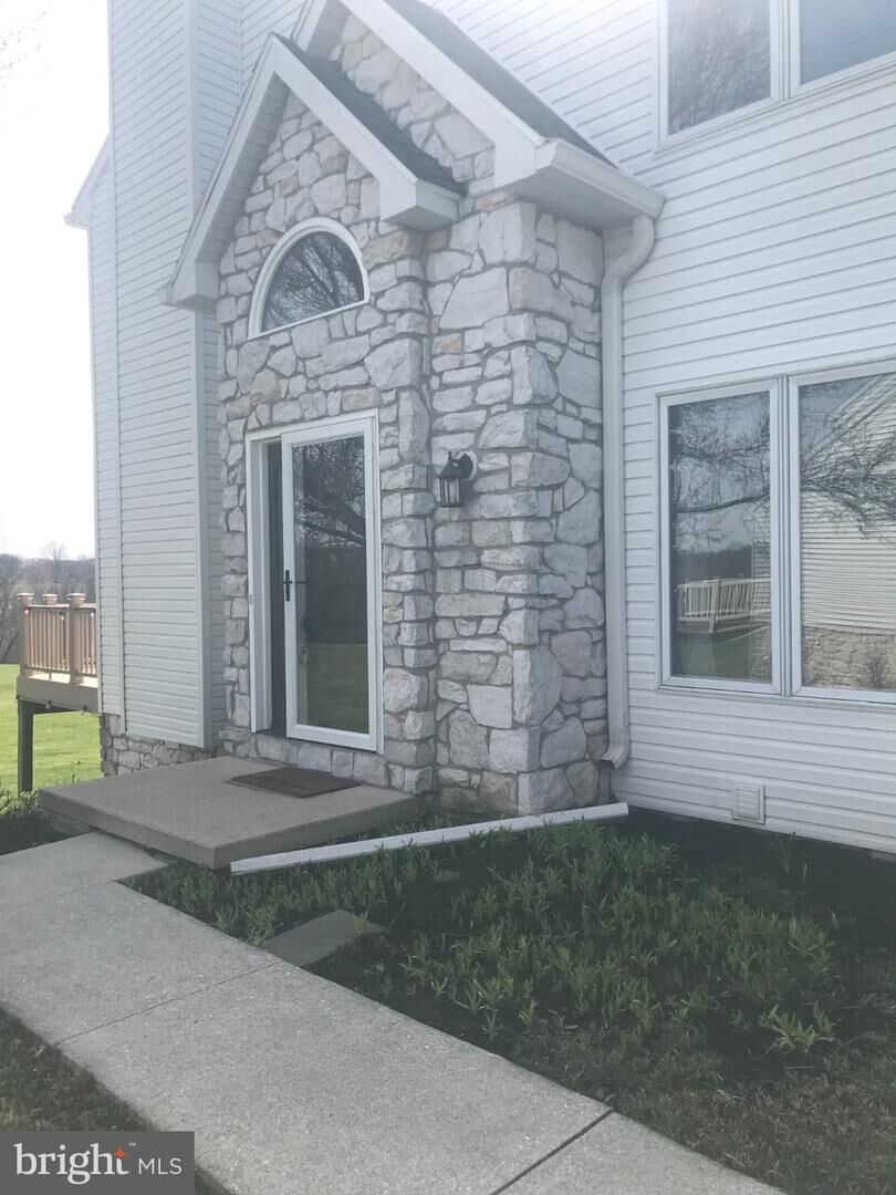 Property Photo: 2652 Fairway Drive 2652 PA 17402