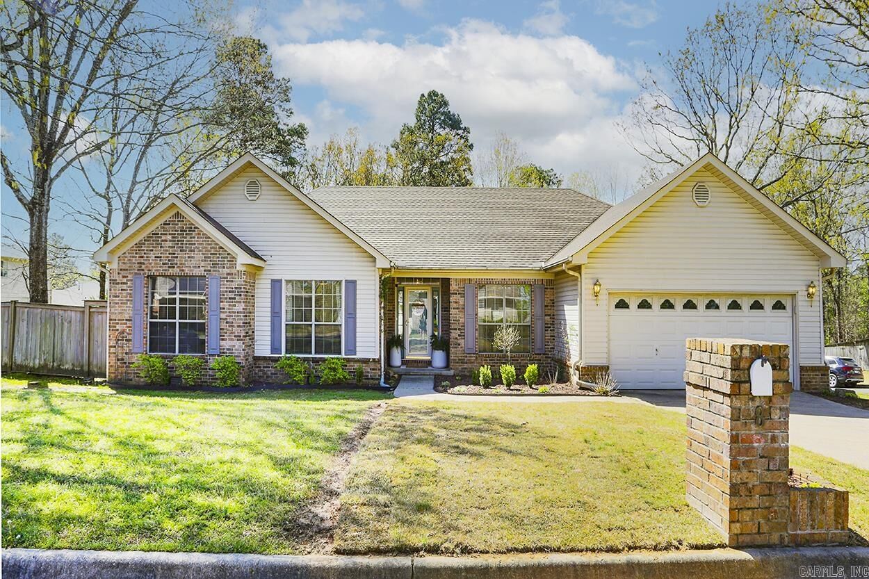 Property Photo: 8 Silver Meadow Cove AR 72118
