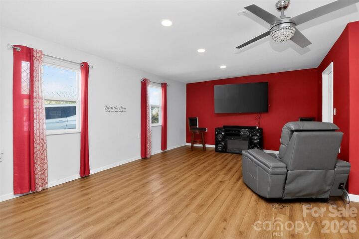 Property Photo:  5525 Alpine Lane  NC 28269 