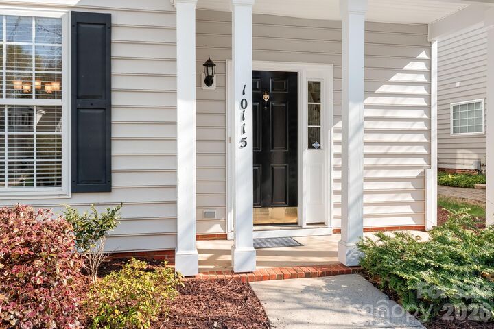 Property Photo: 10115 Glencrest Drive NC 28078