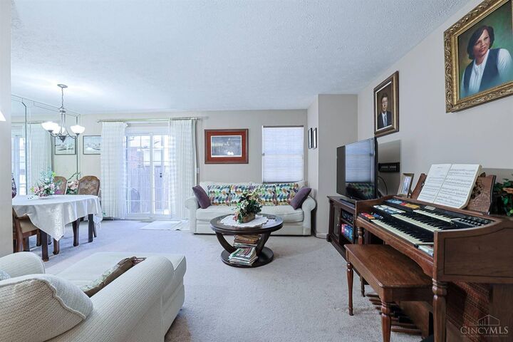 Property Photo: 7519 Kingsgate Way OH 45069