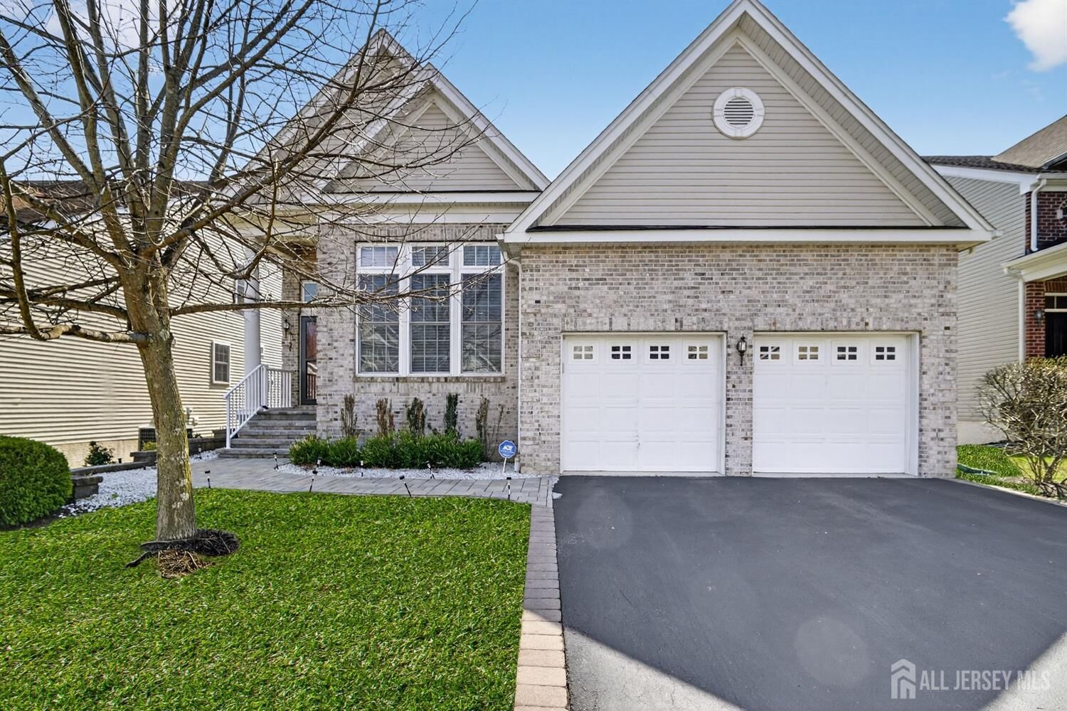 Property Photo:  6 Inverness Drive  NJ 08824 