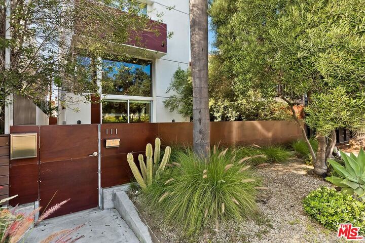 Property Photo:  111 Eastwind St  CA 90292 