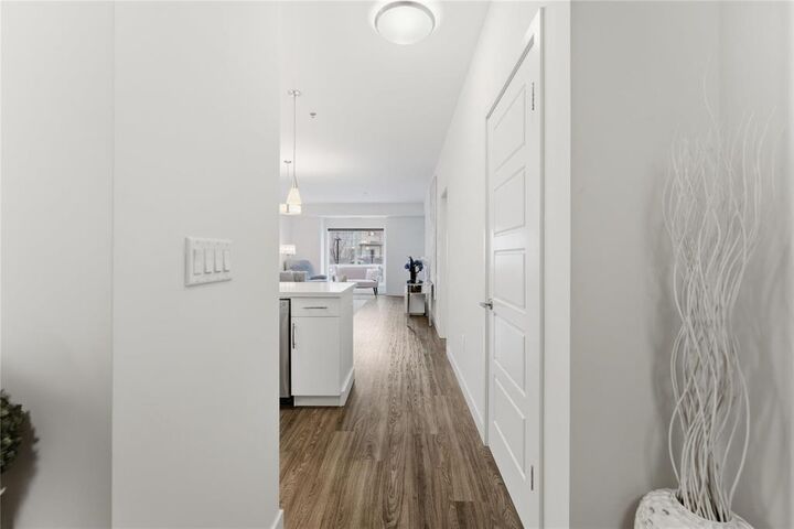 Property Photo: 10 Hill Grove Point MB R3Y 0V6