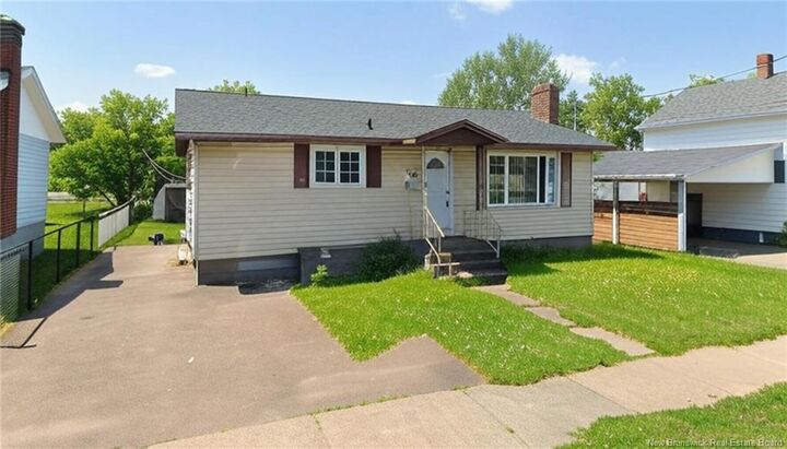 118 Spruce Street — photo 1