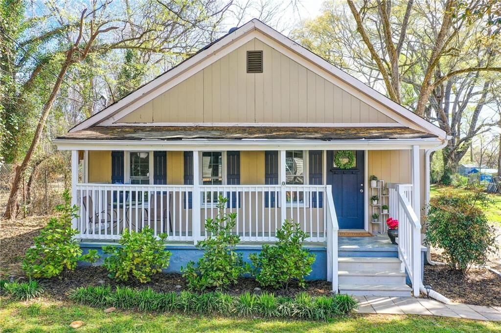 Property Photo: 411 Ash Street GA 30655