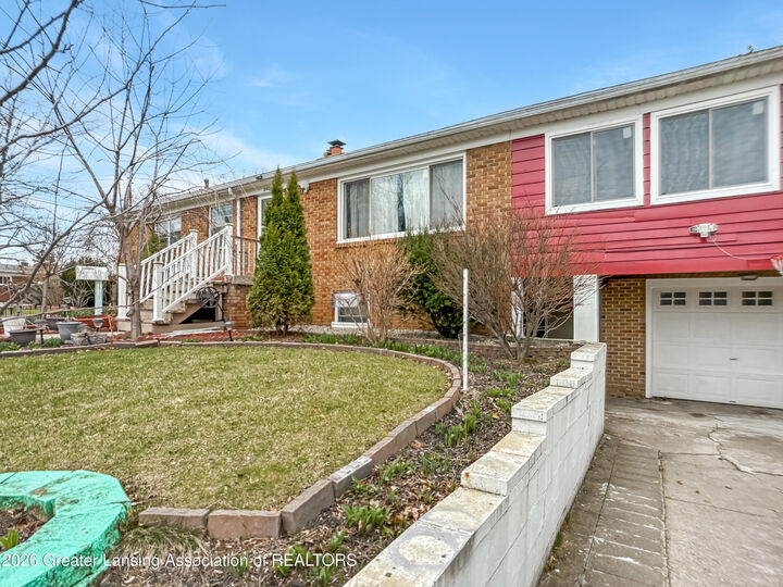 Property Photo: 2801 Chatham Road MI 48910