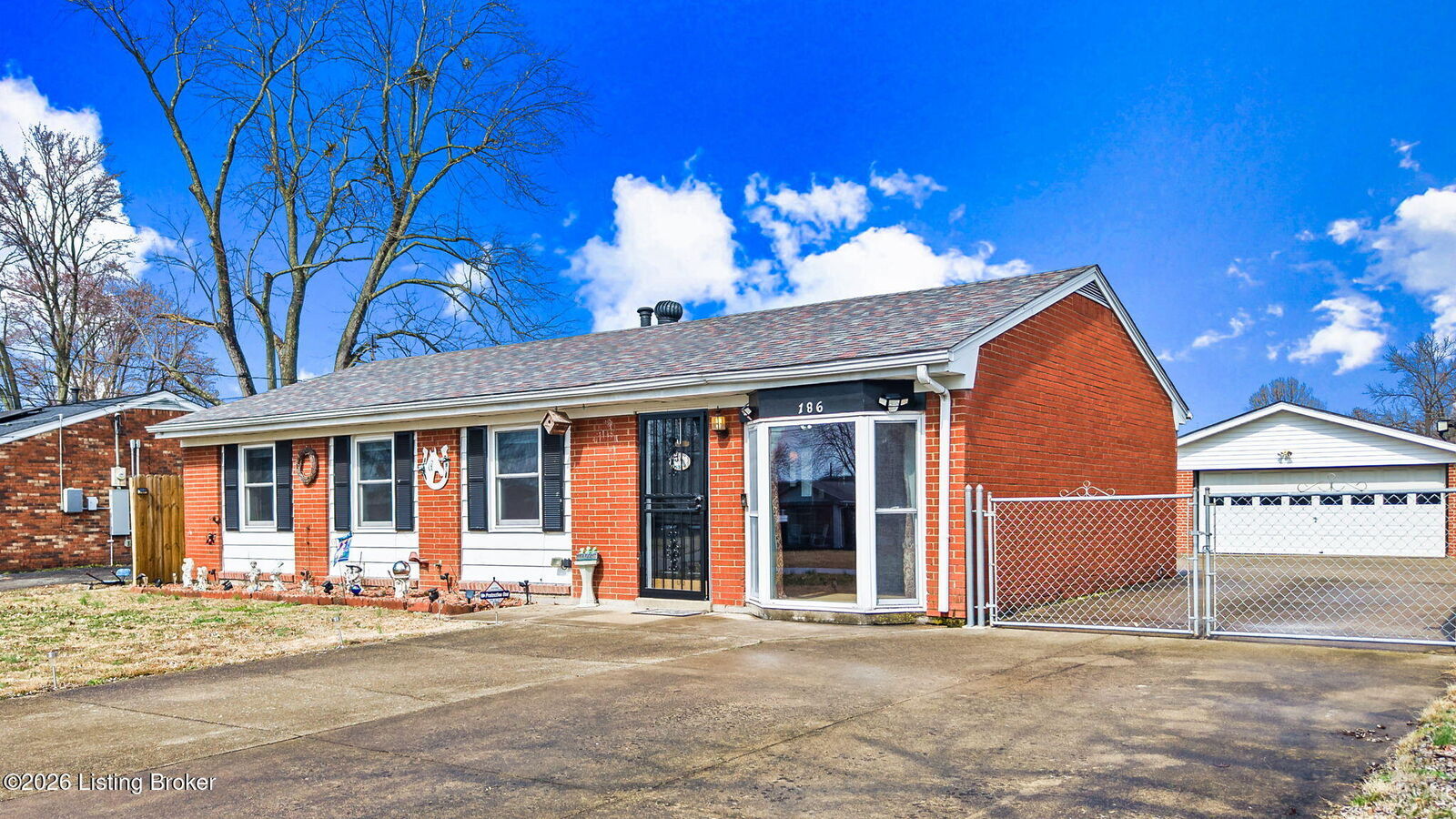 Property Photo: 186 Starlite Dr KY 40229