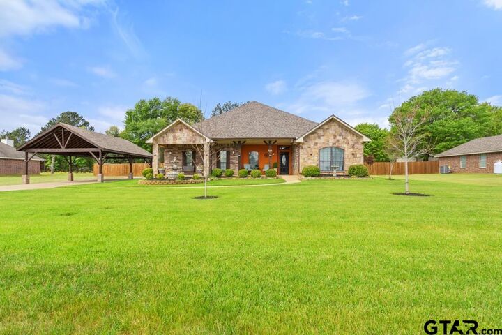 Property Photo: 17085 Cr 4100 TX 75771