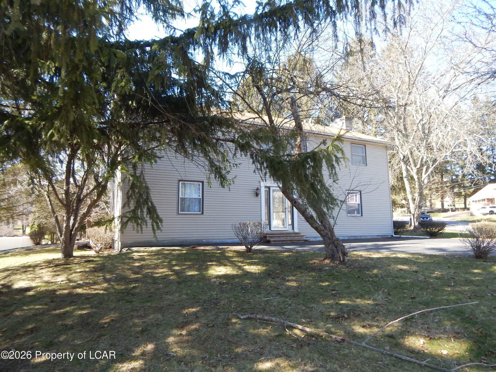 Property Photo:  2 Cloverleaf Drive  PA 18612 