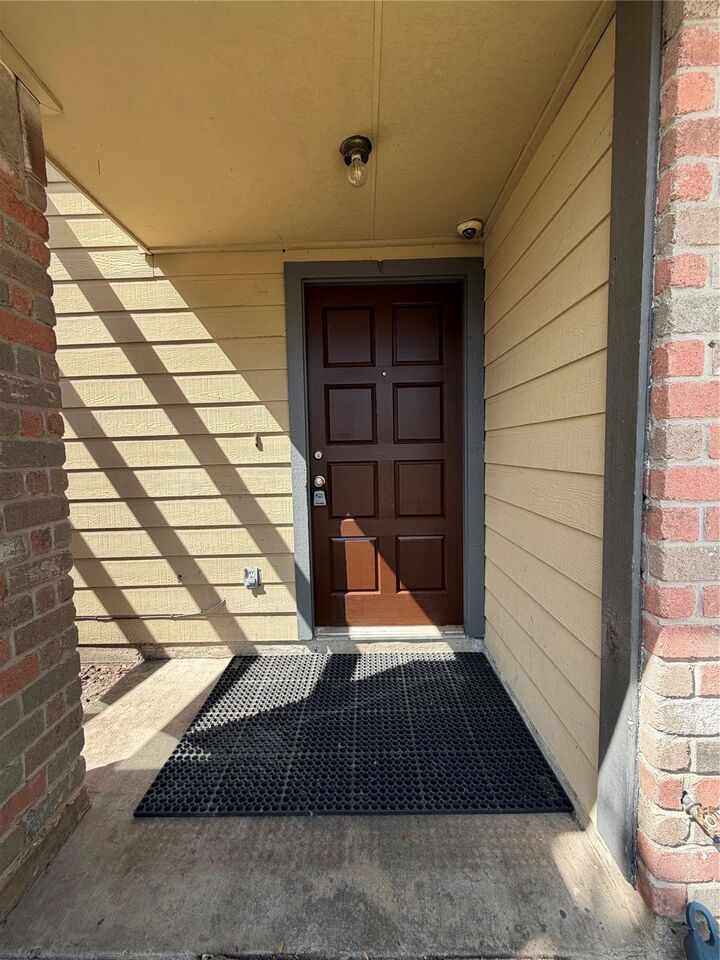 Property Photo: 7111 Goldendale Court TX 77449