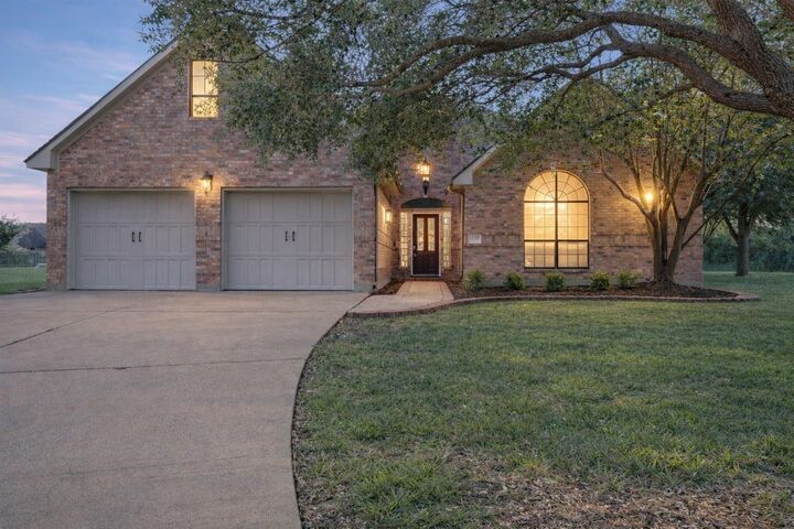 Property Photo: 1010 Mockingbird Lane TX 77531