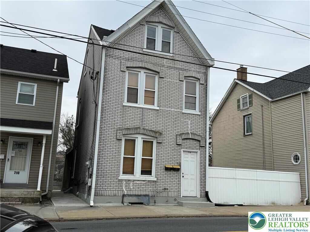 Property Photo:  714 W Berwick Street  PA 18042 