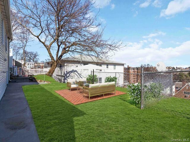 Property Photo:  37 New Avenue  NY 10704 