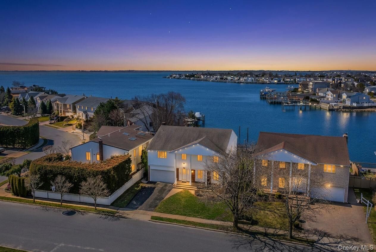 Property Photo:  3146 Lee Place  NY 11710 