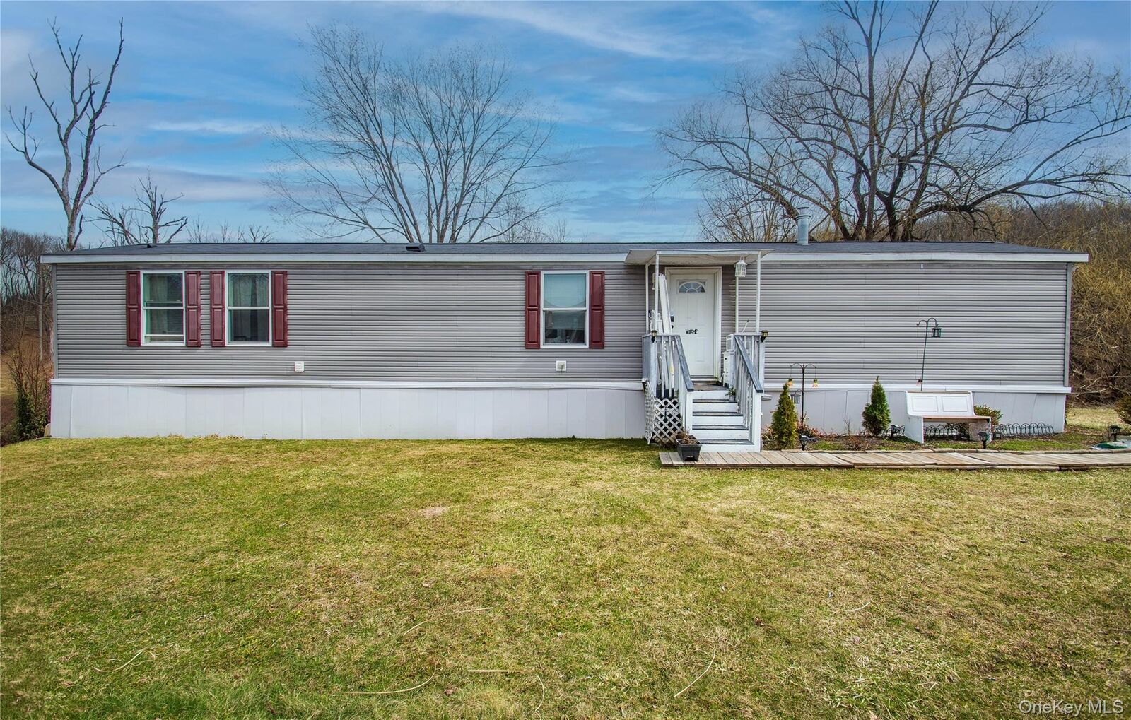 Property Photo:  9 Lily Court  NY 10930 