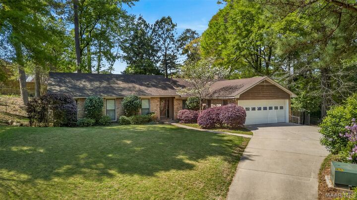 Property Photo:  515 Wakefield Court  AL 36109 