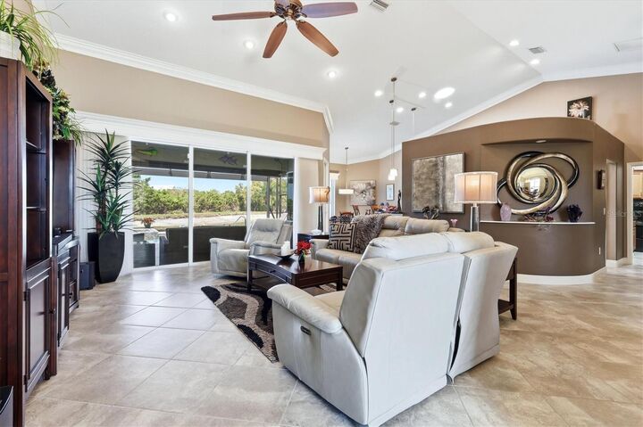 Property Photo:  6123 90th Avenue Circle E  FL 34219 