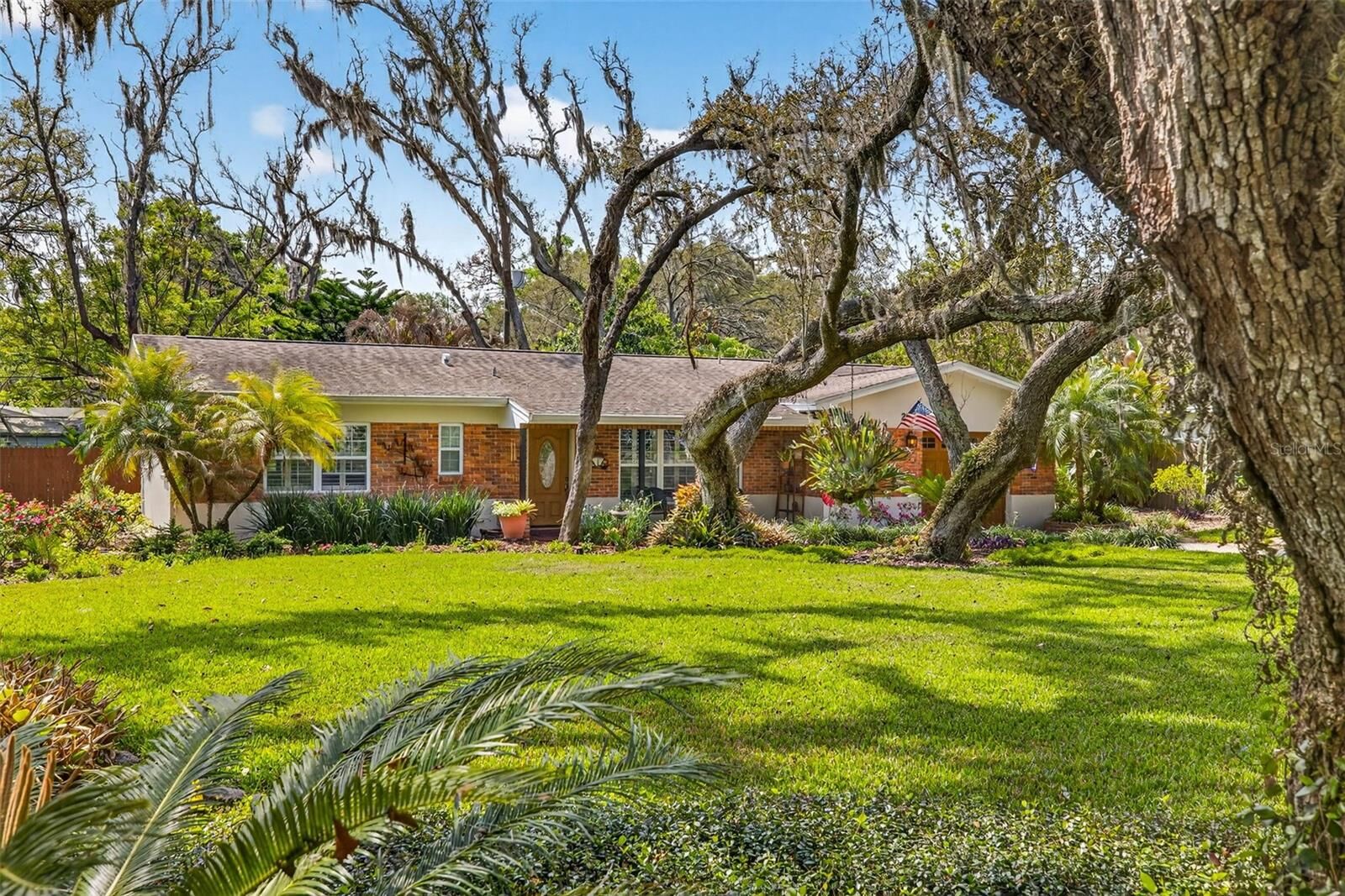 Property Photo:  212 S Lockmoor Avenue  FL 33617 