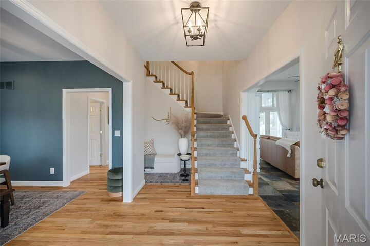 Property Photo:  2134 Lakeview Drive  MO 63131 