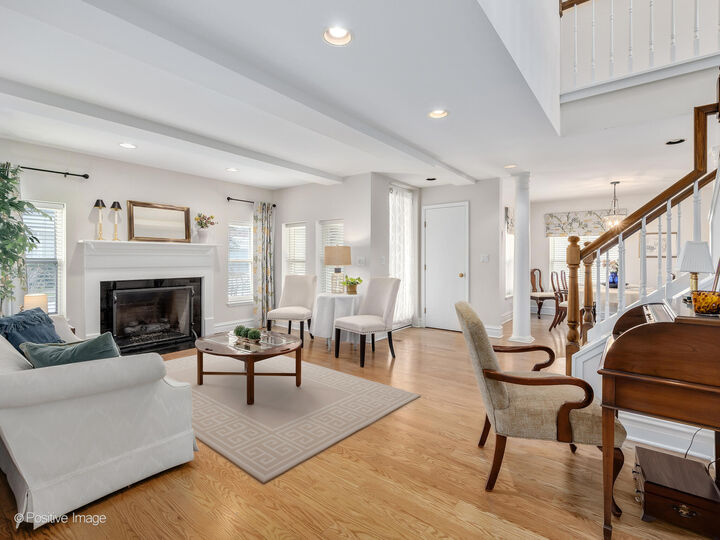 Property Photo:  11 Manchester Lane  IL 60126 