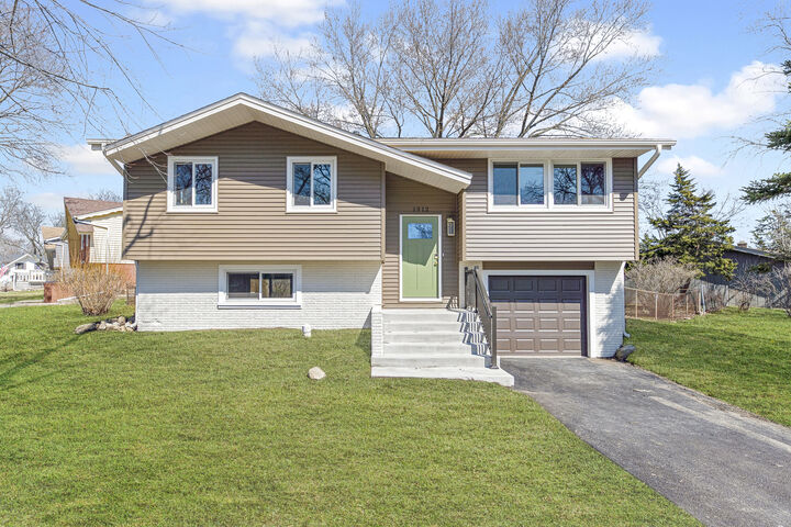 Property Photo:  1512 Syracuse Lane  IL 60193 