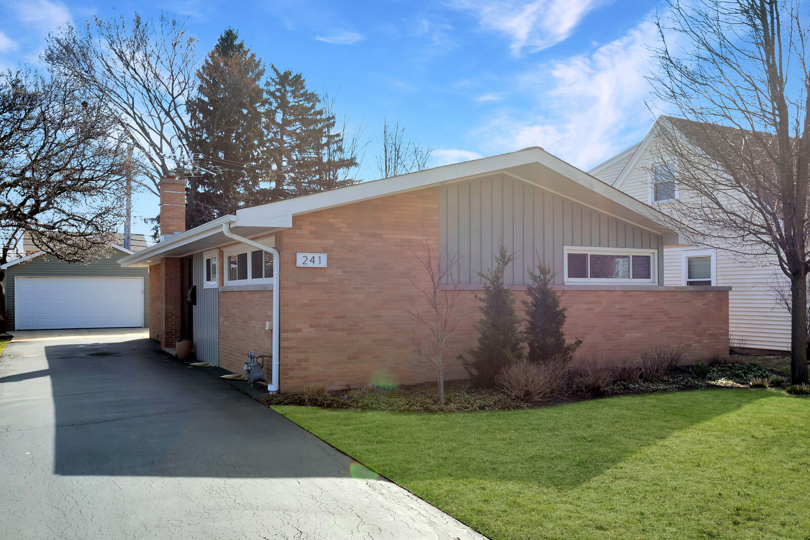 Property Photo:  241 Lincoln Street  IL 60025 