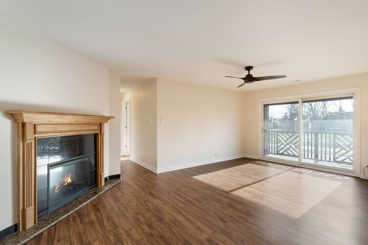 Property Photo:  1756 Plymouth Court B  IL 60189 