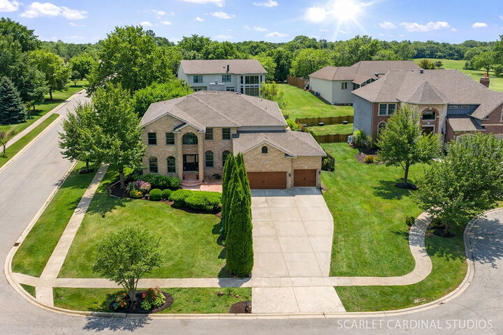 Property Photo: 208 Amherst Court IL 60543