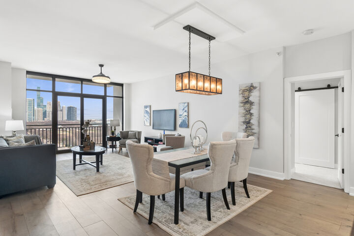 Property Photo: 233 E 13th Street 1602 IL 60605