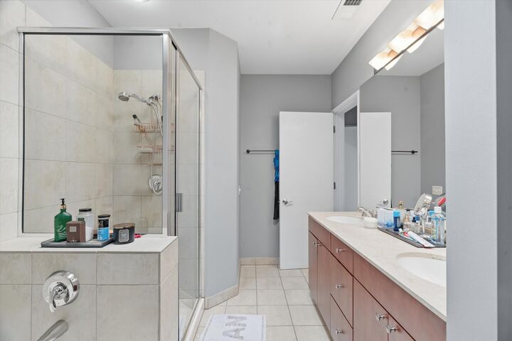 Property Photo:  648 W 16th Street 2  IL 60616 