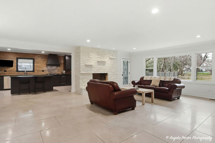 Property Photo:  2041 North Avenue  IL 60087 