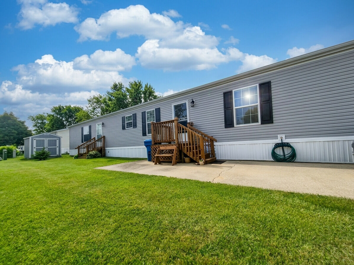 Property Photo: 83 St. George Drive IL 60914