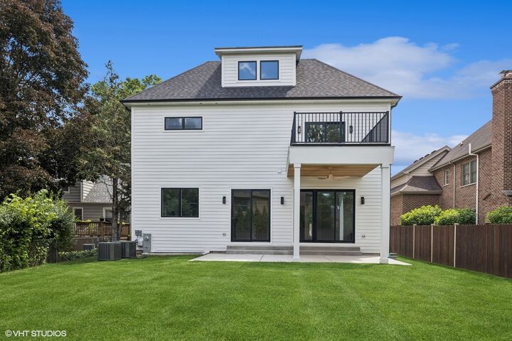 Property Photo:  936 S Mitchell Avenue  IL 60126 