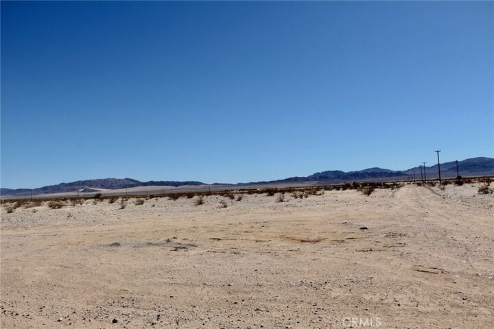 Property Photo:  6281811 Amboy Road  CA 92277 