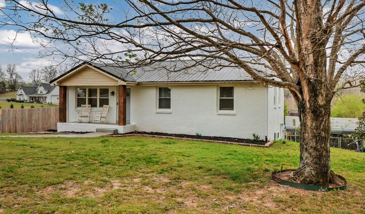 Property Photo:  1440 Hickory Point Rd  TN 37043 