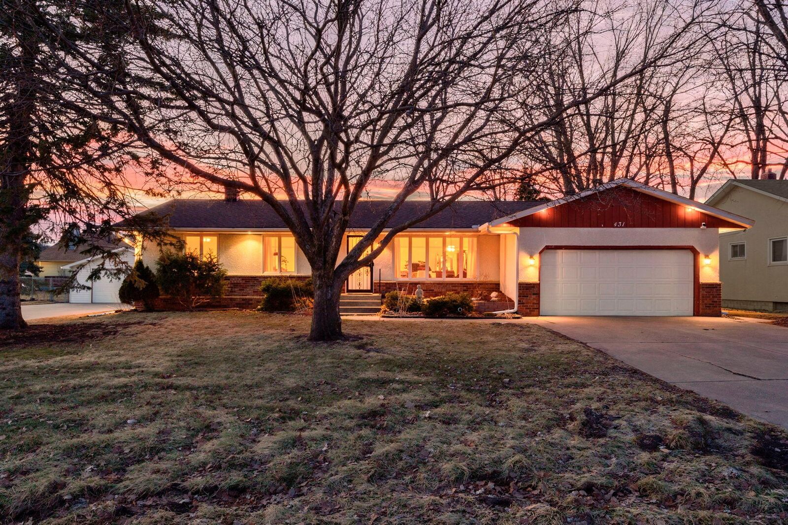 Property Photo: 431 Skillman Avenue E MN 55117